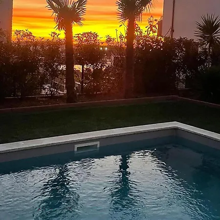 1 Bedroom Stunning In 풀라